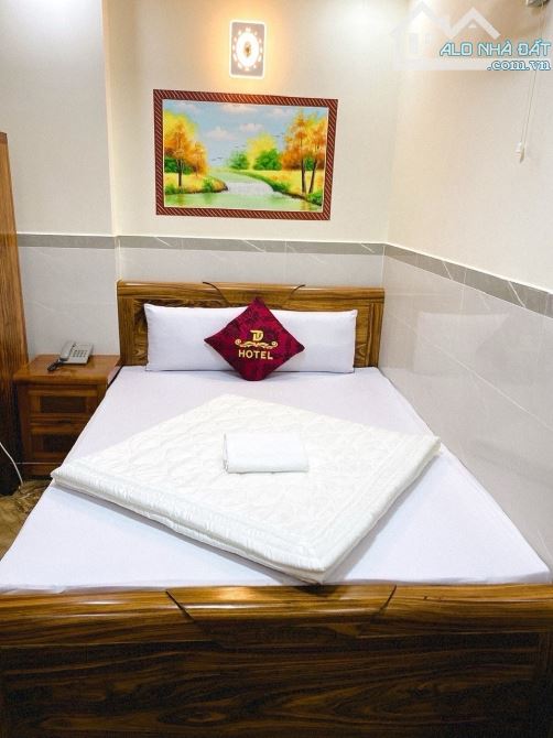 Bán khách sạn Tân Bình - Khu K300 - 7 tầng có hầm - doanh thu ổn định - 3