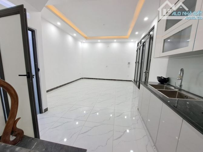 ⸻  🏡 Nhà 6 tầng mới – Cổ Điển A, Thanh Trì – 32m² – MT 6m – giá 5,8 tỷ - 3