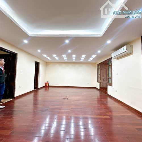 BÁN GẤP TÒA NHÀ VĂN CAO 110M2, 10 TẦNG, NHỈNH 80TỶ - 3