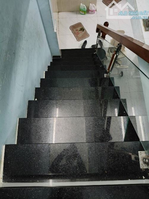 NHÀ 3 TẦNG, 59M2, HẺM RỘNG RÃI, GẦN MẶT TIỀN -NGAY NGÔ TẤT TỐ - CẦU THỦ THIÊM. - 3
