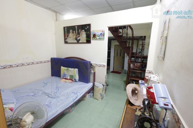 B.ÁN NH.À  SÁT HẺM OTO - 47M2 -GẦN NGÃ 4 BẢY HIÊN - KHU VỰC AN NINH  Cách Mạng Tháng 8 giá - 3