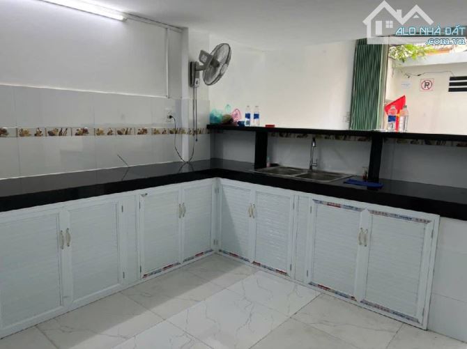 B.ÁN NH.À CHÍNH CHỦ TRANG BÌA - TRUNG TÂM QUẬN 5 - CÁCH MẶT TIỀN ĐƯỜNG 100M - DÒNG TIỀN 14 - 3