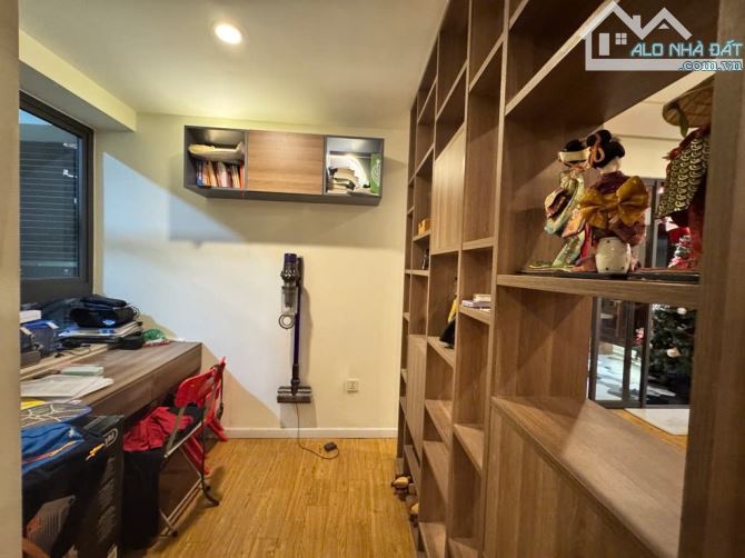 CHCC HOÀNG ĐẠO THUÝ – 3 SLOT ÔTÔ - BAN CÔNG – 181M² – 3N2VS – 21.7 TỶ (ECG203028) - 3