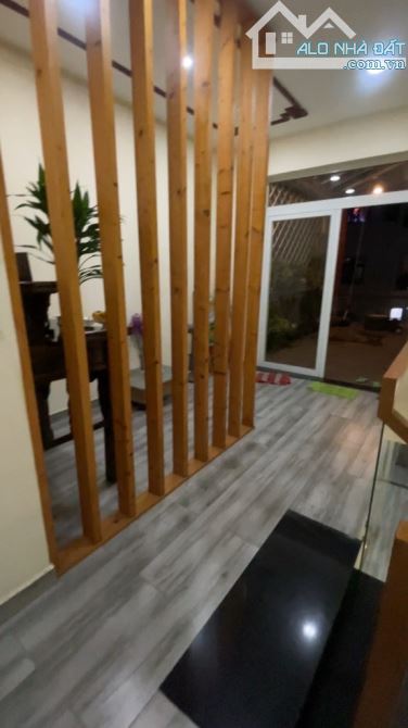 (Q8) B.ÁN N.HÀ BÌNH CHÁNH - 5X28M - NỘI THẤT ĐẸP, SÂN VƯỜN RỘNG - HẺM XE HƠI - 4