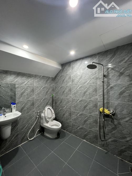 NHÀ 2 TẦNG HOÀ XUÂN SÁT LÔ GÓC 3 phòng ngủ – ĐỐI LƯNG TRẦN NAM TRUNG – CHỈ 4.X TỶ - 4