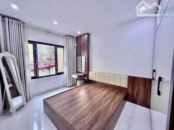 🌸NGUYỄN SƠN- NHÀ ĐẸP PHỐ VIP BỒ ĐỀ LONG BIÊN- DT:42m2-4T - 4
