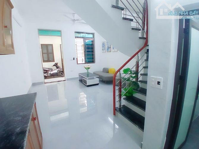 Bán nhà 2 tầng lô góc sạch đẹp ngõ 280 Trần Nguyên Hãn - 4