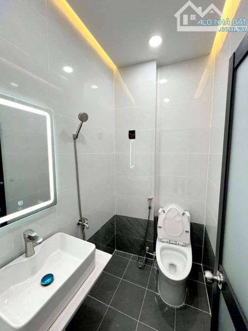 CHÍNH CHỦ BÁN NHÀ MỚI 4MX16M - 3 TẦNG -  NGAY UBND RẠCH KIẾN – GIÁ CHỈ 1.89 TỶ - 4