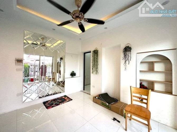 BÁN CĂN HỘ TẬP THỂ NGUYỄN NGỌC DOÃN, CHÙA BỘC 150M2-  Ô TÔ DỪNG ĐỖ CHÂN CẦU THANG - DUPLEX - 4