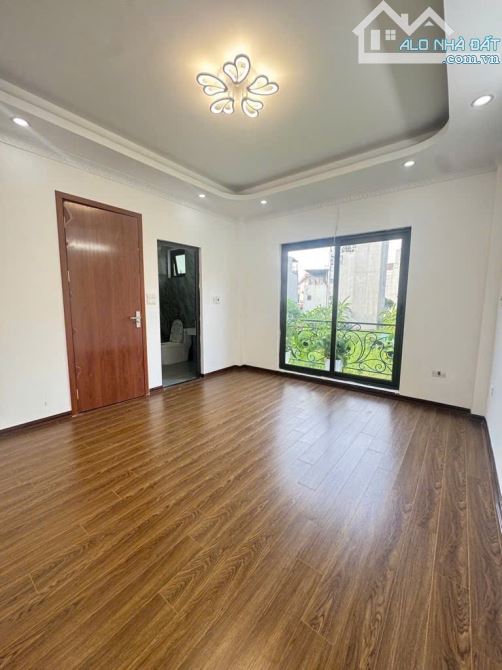 Phúc Lợi, Long Biên. Mới tinh, giá rẻ nhất khu vực hơn 5 tỷ. Sát trường, chợ, kđt vin. - 4