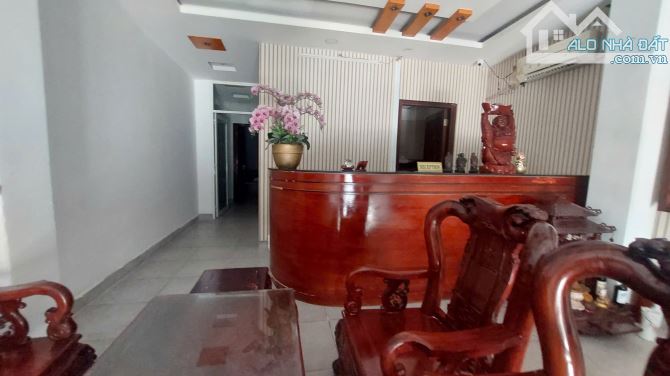 CHO THUÊ KHÁCH SẠN 28 PHÒNG ĐƯỜNG HOÀNG HOA THÁM - CÁCH BIỂN CHỈ 150M - GIÁ 25TR/THÁNG - 4