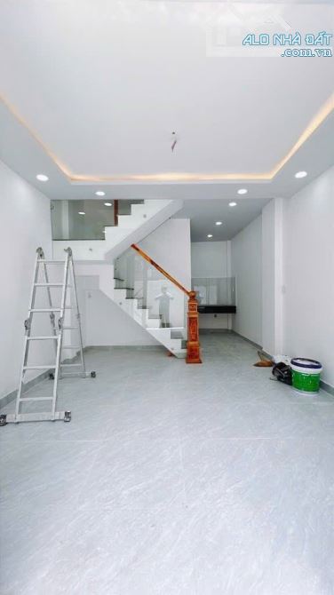 Nhà mới 1 sẹc Bến Vân Đồn, 32m2, 2 tầng – 2,9 tỉ - 4