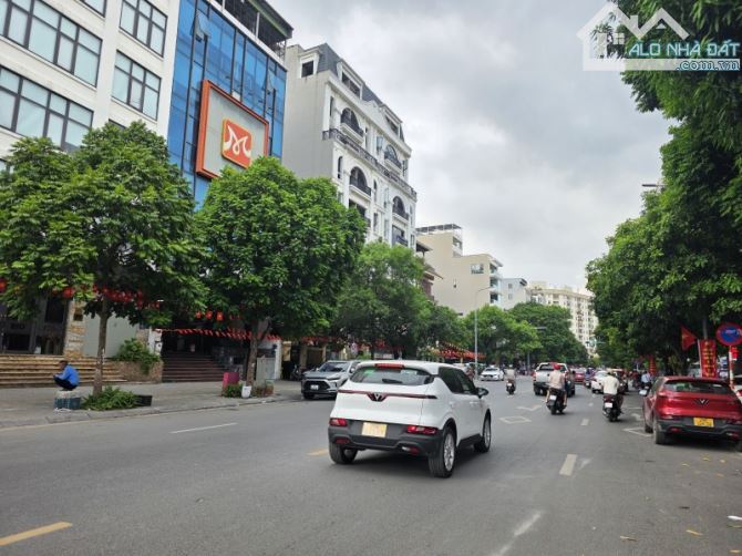 Nhà phố Thọ Tháp Cầu Giấy kinh doanh 45 tỷ. Vỉa hè kinh doanh mặt tiền 6m - 4
