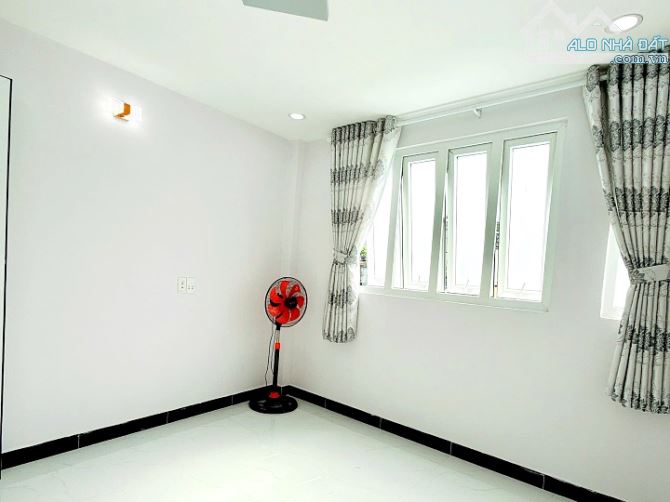 Cần bán nhà trung tâm mới đẹp 100% hẻm Nguyễn Tri Phương - 4