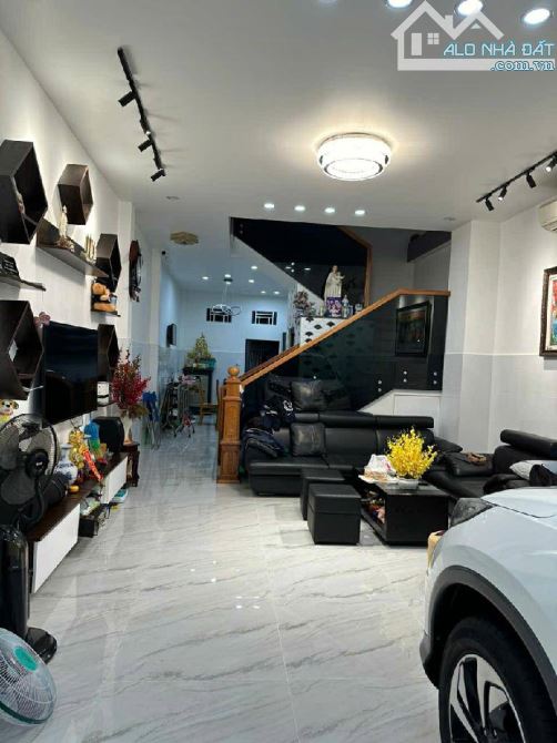 80m2 - 4 tầng, hẻm 16m, Xóm Chiếu - 16,2 tỉ. - 4