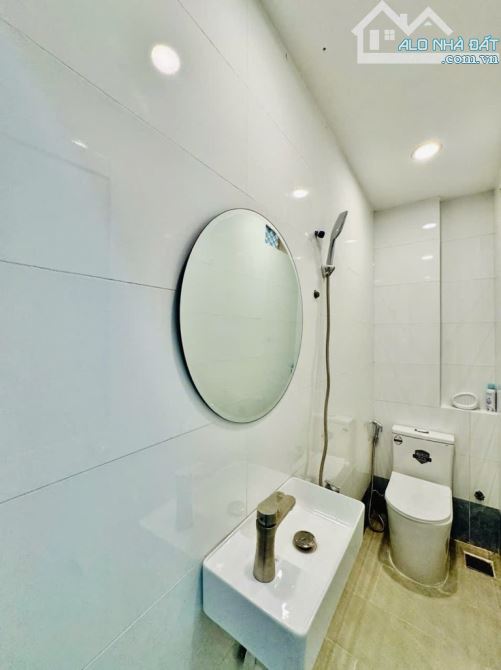 BÁN NHÀ FULL NỘI THẤT - 2 TẦNG - 4x10M - NGAY CV LÀNG HOA GÒ VẤP, 4 TỶ XÍU - 4