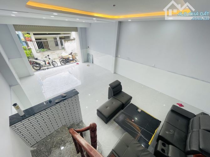 mặt tiền số..ngang rộng dài vi vu...giá cực tốt.hẻm ôtô - 4