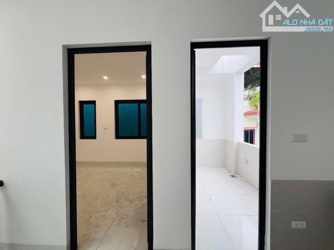 SIÊU PHẨM NHÀ ĐẸP PHÚ ĐÔ - LÔ GÓC - MẶT TIỀN LỚN - GẦN Ô TÔ - FULL NỘI THẤT - Ở NGAY - 4