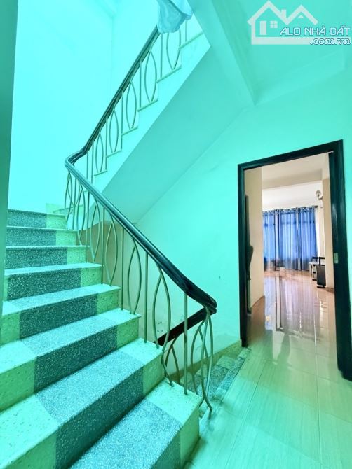 Ngộp Bank! Nhà 5 tầng mặt tiền Hà Huy Giáp Ngay Chân Cầu An Lộc Giáp Gò Vấp- 60m2- 8 tỷ - 4