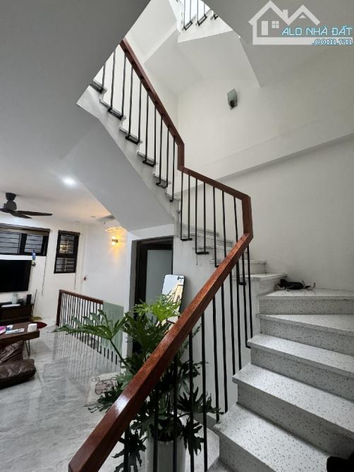Nhà Nguyễn Xiển,Phân lô - Ô tô tránh,vỉa hè - Gara ô tô - Nội thất đẹp - 50m - 5 tầng - 16 - 4
