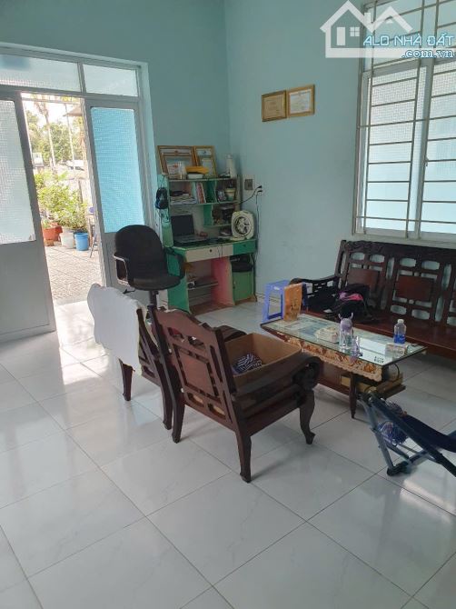 Bán nhà 1 trệt 1 lầu đường xe ô tô thoải mái ở An Thạnh, Thuận An. Gần Cầu Trắng đi vào 80 - 4