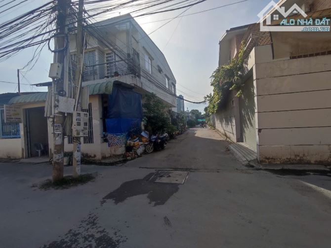 Bán 365m2 đất có sẵn căn nhà cấp 4 - đường oto - gần bờ bao sông Sài Gòn, ql13 - 4