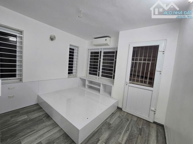 Mỹ Đình, Nhà đẹp ở ngay, Ô tô ba bước chân, DT 41m2 x 4 tầng, MT 3,8m, Giá nhỉnh 9 tỷ - 4