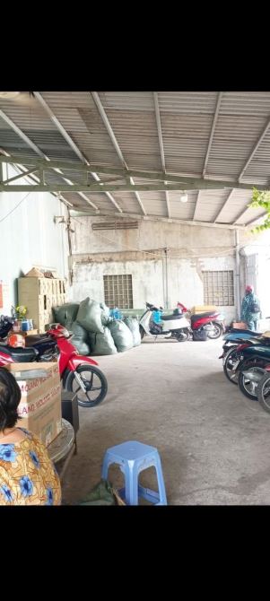 BÁN XƯỞNG ĐANG SẢN XUẤT TRẦN THỊ HÈ Q12 - 850M2 ( 30M X 28.5M) - 26.4 TỶ - 4