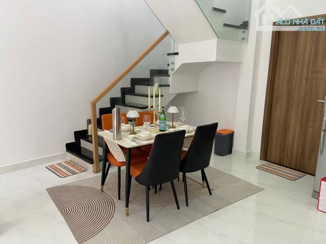 Nhà MỚI 1 trệt 1 lầu 5,2x11 Tỉnh Lộ 10 gần TÊN LỬA - Giá 5,3 tỉ - 4