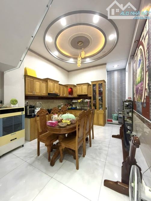 Bán nhà 3 tầng gần chợ dĩ an 1 gần siêu thị go bigc dt72m - 4