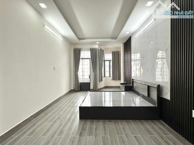 NGUYỄN VĂN ĐẬU GIÁP PHAN ĐĂNG LƯU - HXH 7 CHỖ - 2 TẦNG MỚI ĐẸP - VIEW CÔNG VIÊN - 63M2 - 4