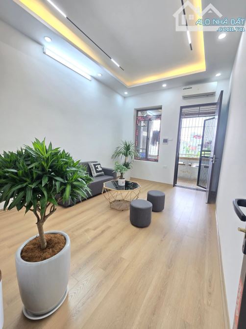 Hiếm, duy nhất, nhà cực đẹp mới tinh, TT Lương Ngọc Quyến 50m2, 3.25 tỷ - 4