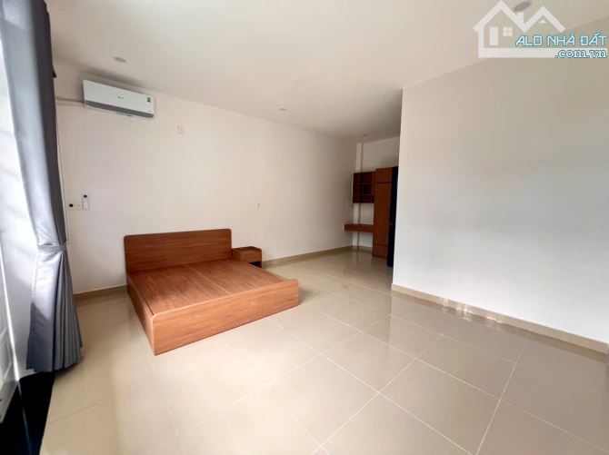 Bán nhà 3 tầng đẹp MT đường 15m Nguyễn Thị Định, gần chợ An Hải Bắc, Sơn Trà - 4