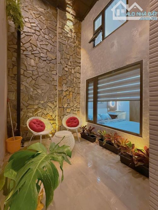 Nhà mới Nguyễn Chí Thanh - MT ngang 6m3 - nhà đẹp ngay đầu kiệt như hình - 4