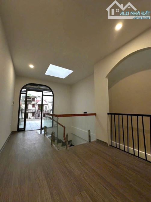 Ngọc Thuỵ. Cách cầu Long Biên 200m. DT 42m*4 tầng*4ngủ*full nội thất, giá chưa đến 9 tỷ. - 4