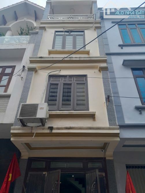 BÁN NHÀ 4 TẦNG TRUNG TÂM TP. HƯNG YÊN - Ô TÔ ĐỖ CỬA 🚗 - 4