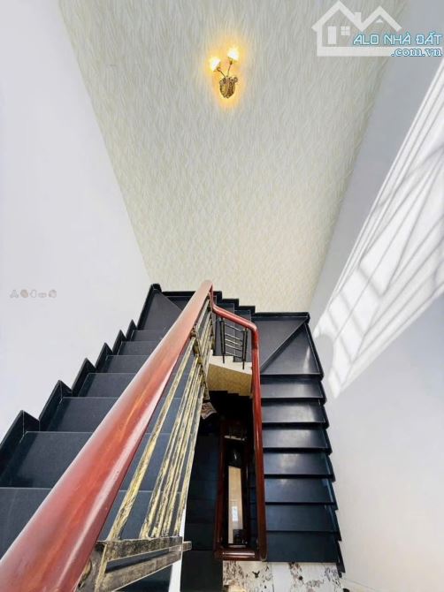 Chính chủ bán gấp nhà đường rộng 6m Hồ Hảo Hớn, Cô Giang, Quận 1- Giá 5,1 Tỷ- DT 69M2 - 4