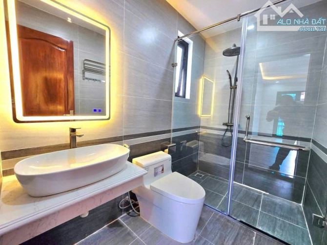 Bán nhà Văn Cao - Quần ngựa - Hơn 17 tỷ - Lô góc 48m - 7 tầng thang máy, tô tránh - 4