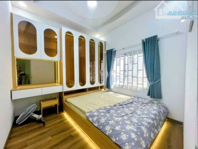 NHÀ SỔ HỒNG RIÊNG Q7 GẦN CHỢ PHÚ THUẬN 2PN,2WC CHỈ NHỈNH 2TỶ - 4