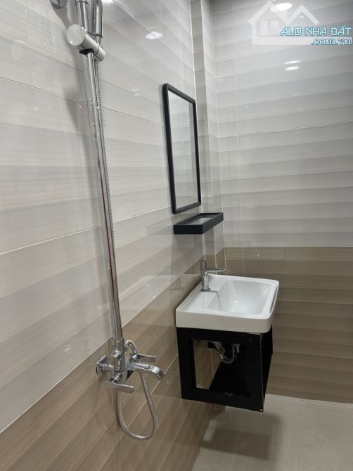 Phòng 25m2, toilet riêng, máy lạnh, Nguyễn Giản Thanh, Quận 10 - 4
