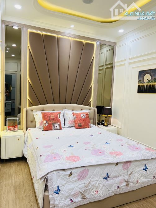Bán biệt thự 6PN, 7WC đường Đặng Thùy Trâm,  Bình Thạnh, HCM , 15x16 ,240m2, 31,5 tỷ - 4