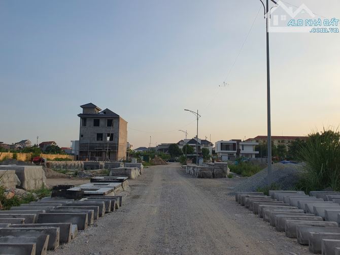 Bán 85m2 đất KĐT Lam Hạ, TP. Phủ Lý, cạnh Sun Urban City Hà Nam, vỉa hè rộng, giá 2.8 tỷ - 4