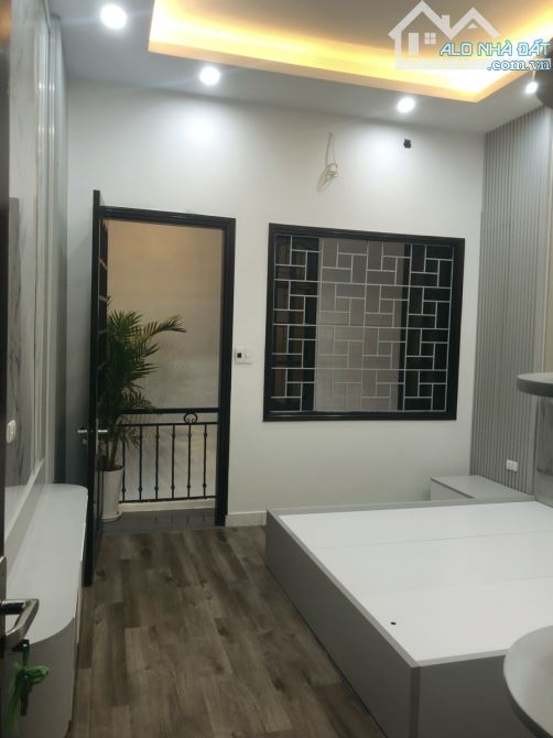 TRẦN KHÁT CHÂN , 37M² , NHÀ MỚI Ở NGAY , ĐẦY ĐỦ NỘI THẤT , VÀI BƯỚC RA Ô TÔ , 8,2 TỶ - 4
