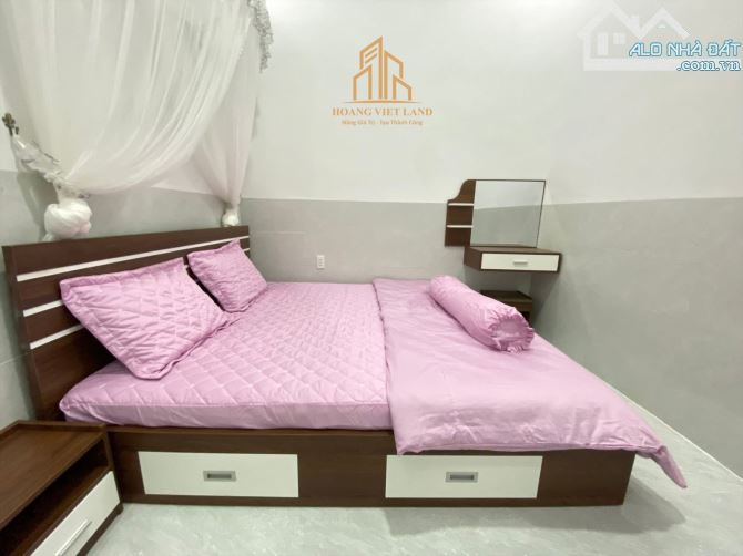BÁN NHÀ MẶT TIỀN KINH DOANH LÊ DUẨN, DT 4.2*31, Tc 100%, Giá 8.2Tỷ - 4