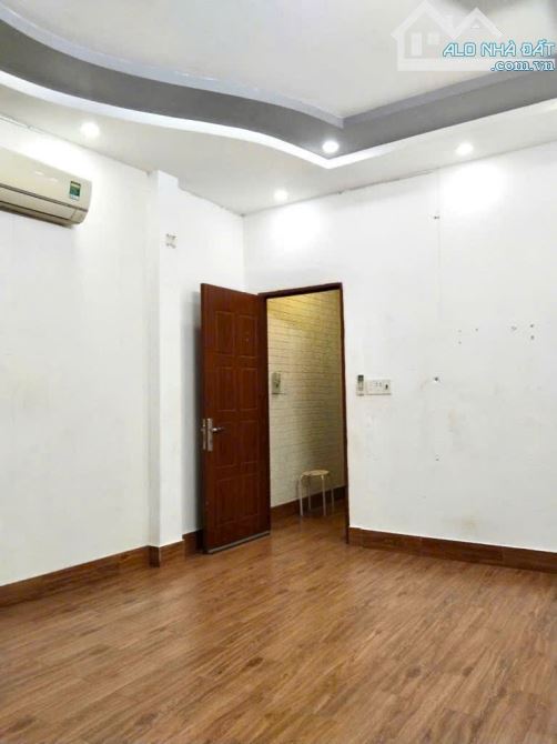 Quận 11-Nhà đẹp-Giáp Quận 10-Hẻm rộng sát MT Lê Thị Bạch Cát-P11-40m2-4x10-4tầng-3PN - 4