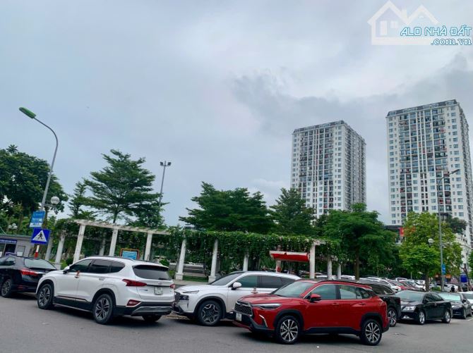 BÁN NHÀ PHỐ HOÀNG MINH ĐẠO, GẦN BV TÂM ANH, DT RỘNG 110M2, MT KHỦNG 7M, 6 TẦNG THANG MÁY - 4