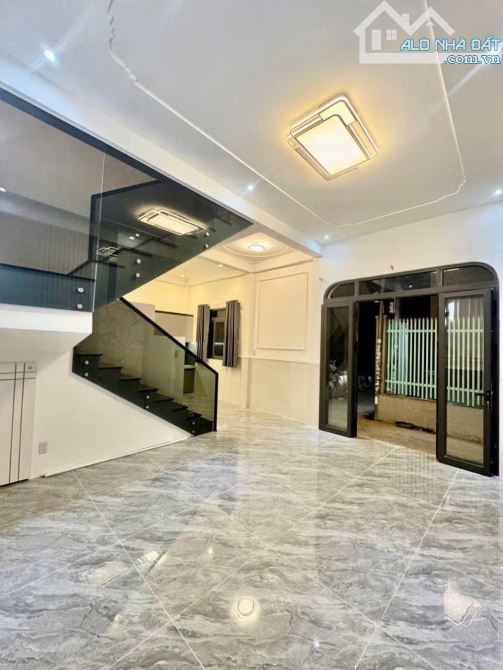 BÁN NHÀ TRỆT LẦU HẺM LT 5-6 NGUYỄN VĂN LINH ĐỐI DIỆN BV ĐA KHOA TRUNG ƯƠNG, TPCT - 2