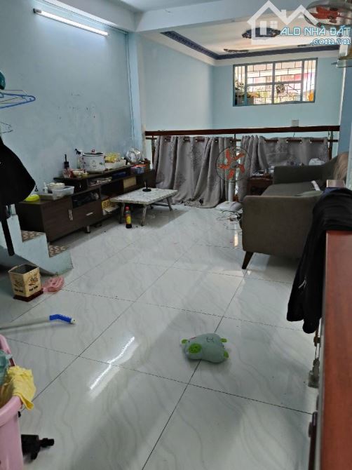 NHÀ 3 TẦNG, 59M2, HẺM RỘNG RÃI, GẦN MẶT TIỀN -NGAY NGÔ TẤT TỐ - CẦU THỦ THIÊM. - 4