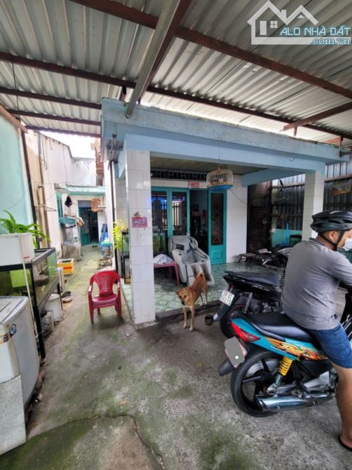 Bán đất tặng nhà cấp 4, 2MT đường Lái Thiêu 45 p.Lái Thiêu Tp.Thuận An chỉ 5ty100 TL M5127 - 4