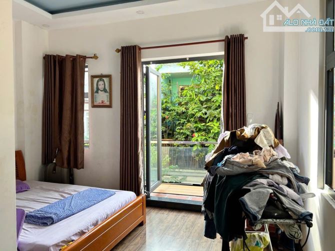 BÁN NHÀ HẺM CMT8 – ĐỐI DIỆN CÔNG VIÊN LÊ THỊ RIÊNG – 2 TẦNG – 70M² – NHỈNH - 4